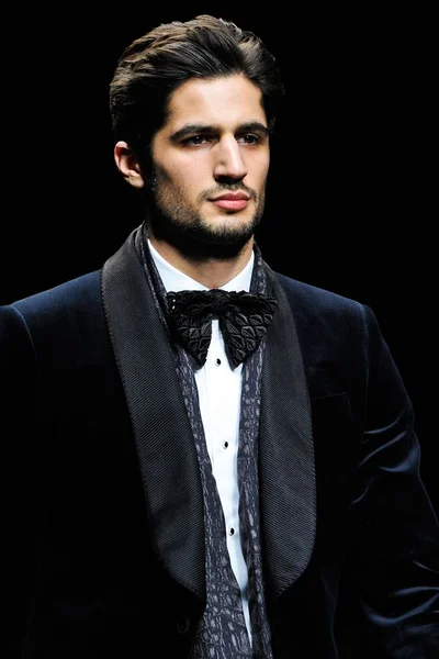 Look 11